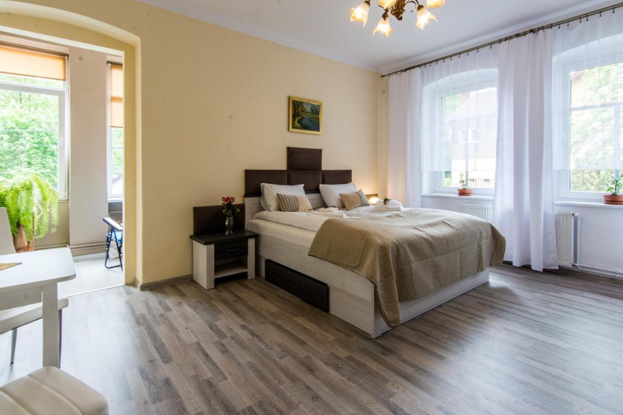 Apartamenty Izerskie - Ul. Wczasowa 8 Świeradów-Zdrój Dış mekan fotoğraf